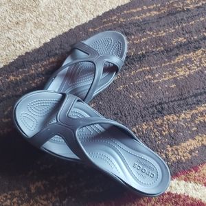 Crocs black dual comfort wedge sandals size 9